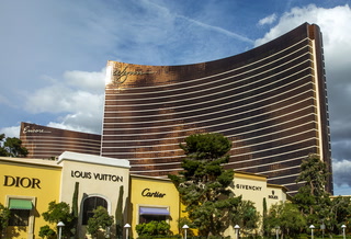 Wynn set to close Las Vegas properties for 2 weeks – VIDEO