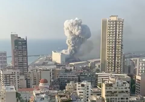 Gran explosión en el puerto de Beirut