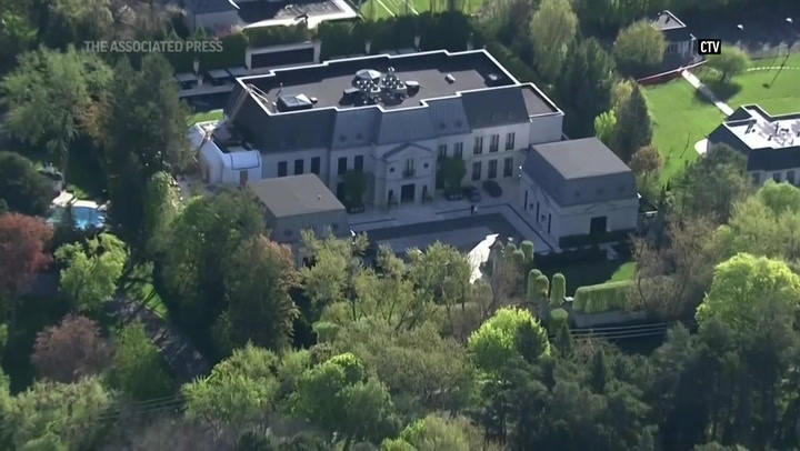 Police investigating shooting outside Drake's mansion 