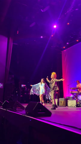 Kesha & Cyndi Lauper Perform 