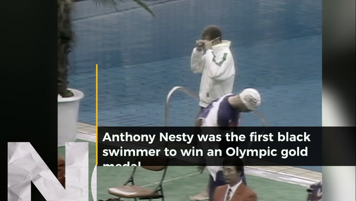 岛票据：安东尼·斯蒂奇，第一个黑色游泳运动员赢得奥运金牌