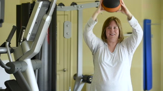 Spine patient Randi Marks benefits from pioneering use of stem cells.