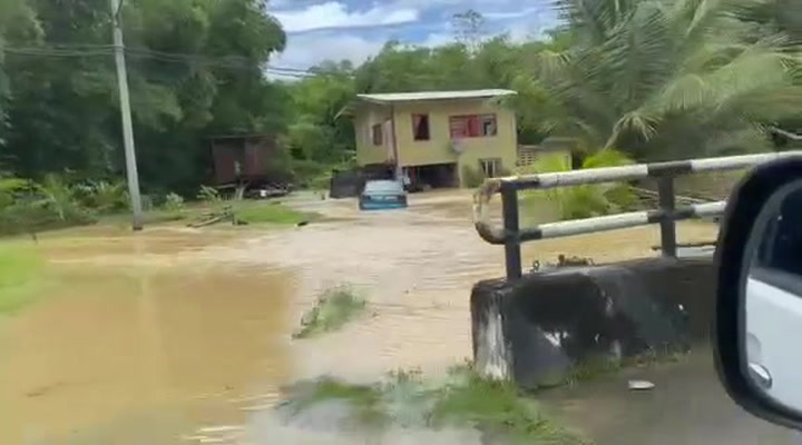 Moruga灾难:洪水和山体滑坡使家庭在暴雨中感到沮丧