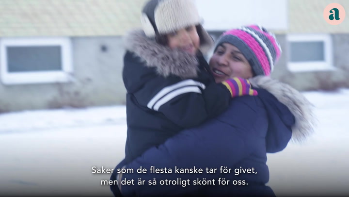 Ruth Acosta fick lämna tvillingarna i Sverige – nu är familjen återförenad