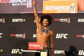 Alex Caceres says he needs to be a voice and leader after UFC win – VIDEO