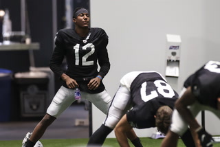 Zay Jones says there’s a “strong core of guys” to lead Raiders to a winning season – Video
