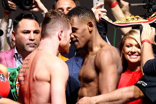 Canelo Alvarez-Daniel Jacobs make weight ahead of middleweight title bout