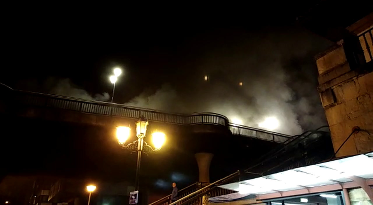 Espectacular incendio en la estación de Oviedo.Prueba organizada por el Instituto Adolfo Posada. ARCHIVO
