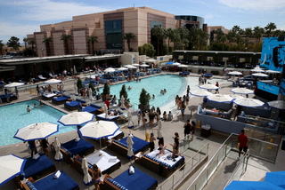 MGM Grand and Aria are reopening pool clubs – Video