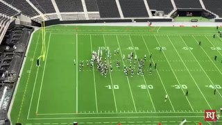 Mark Davis addresses Raiders before practice at Allegiant Stadium