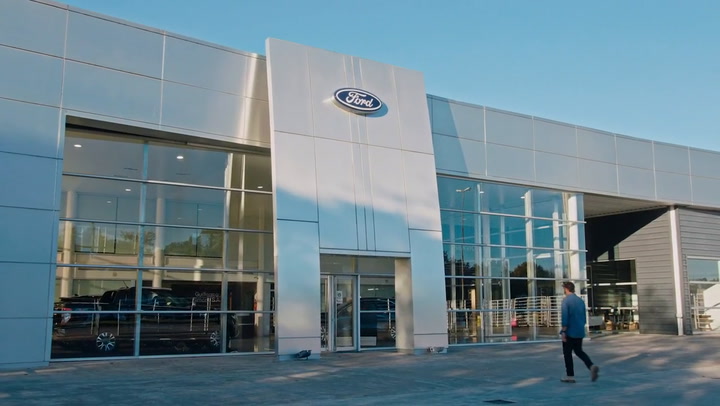 Entrega de la primera unidad del nuevo Ford Bronco en el país