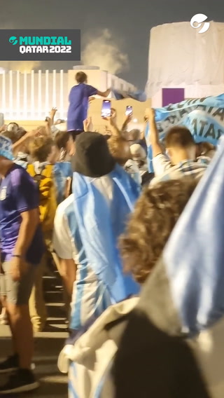 Juega la Selección Argentina. Clarín presente en el banderazo a favor de la Scaloneta