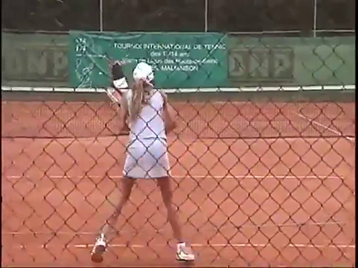 Maria Sharapova a sus 12 años en el Torneo Internacional de Tenis para niños (1999) - Fuente: Twitte