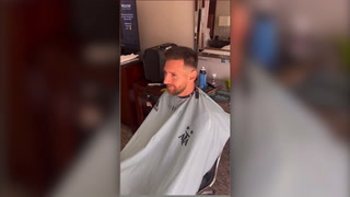 Messi fue el peluquero