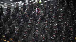 Primer desfile militar de Corea del Sur en una década