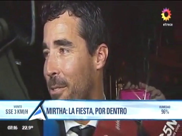 Nacho Viale presentó a su novia en la fiesta de los 90 de Mirtha