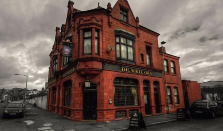 Treasured city centre pub reopens to pour first pints for two years