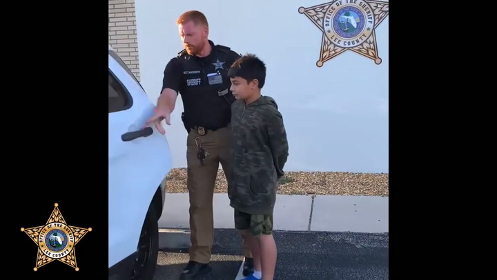 Arrestan en Florida a un niño de 10 años por amenazar con un tiroteo masivo