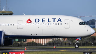 Passenger speaks out after maggots found on Delta flight