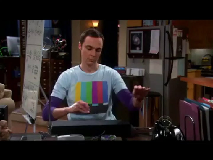 Sheldon Cooper toca el theremin en The Big Bang Theory - Fuente: YouTube