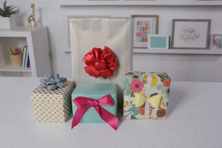 Easiest 1 Minute Gift Bow 