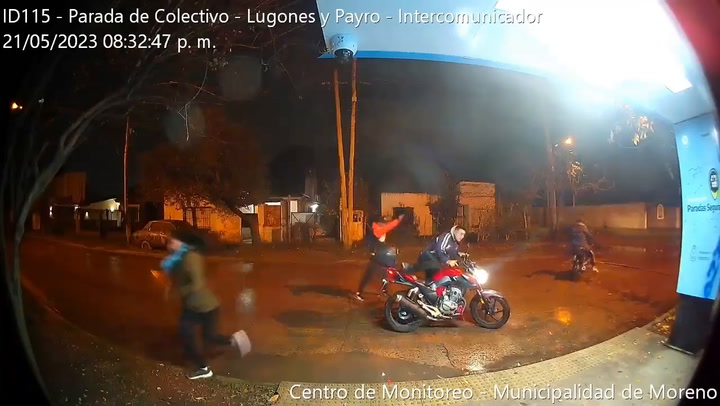 Moreno: un policía mató a motochorro que intentó asaltarlo mientras viajaba en moto con su novia