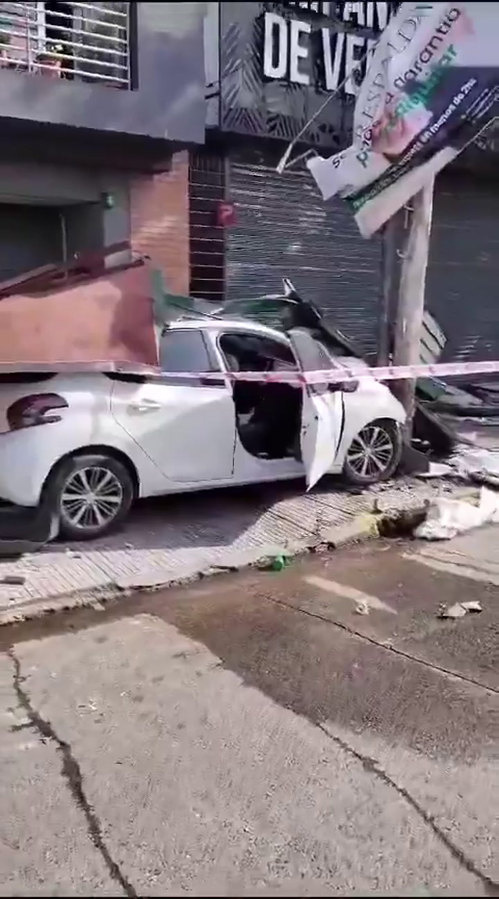 Vélez Sarsfield: una joven de 28 años se quedó dormida al volante y chocó contra un puesto de diarios