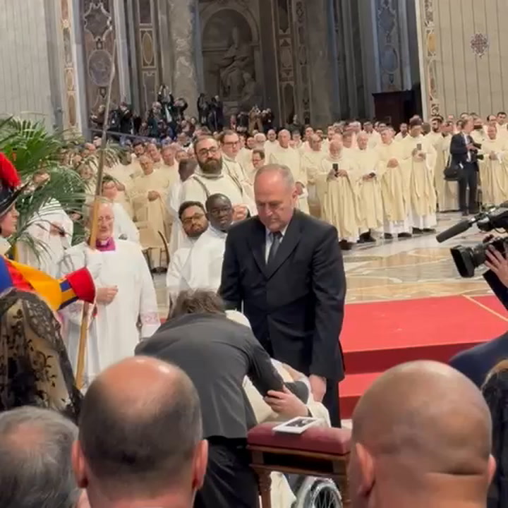 Así fue el saludo entre el Papa y Milei