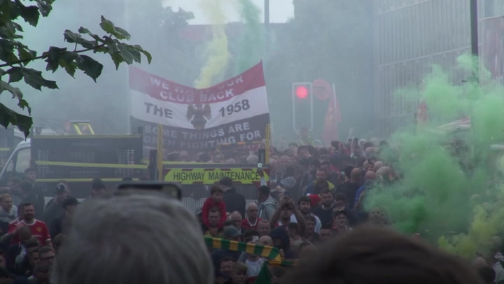 Manchester United fans protest Glazer family ownership before Liverpool game