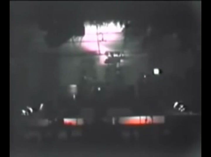 Soda Stereo - 'Lo que sangra (La cúpula)' (En vivo) - Fuente: Youtube