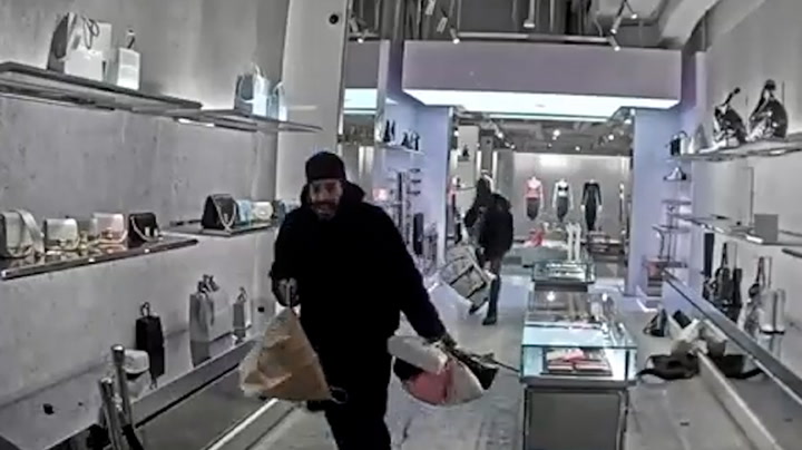 Moment thieves loot $50,000 worth of Givenchy from New York City store