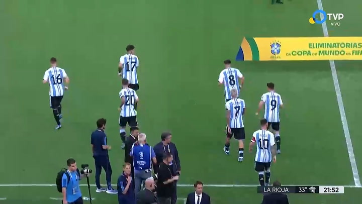 El encontronazo entre Lionel Messi y Rodrygo