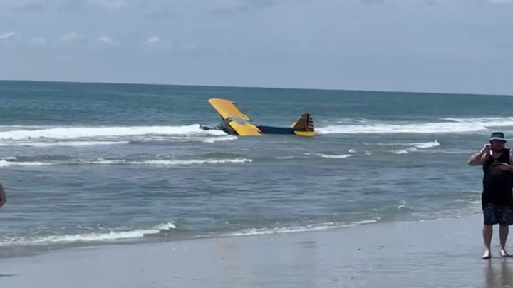 Plane floats in ocean after crashing on Myrtle Beach