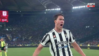 Vlahovic lo dio vuelta para Juventus