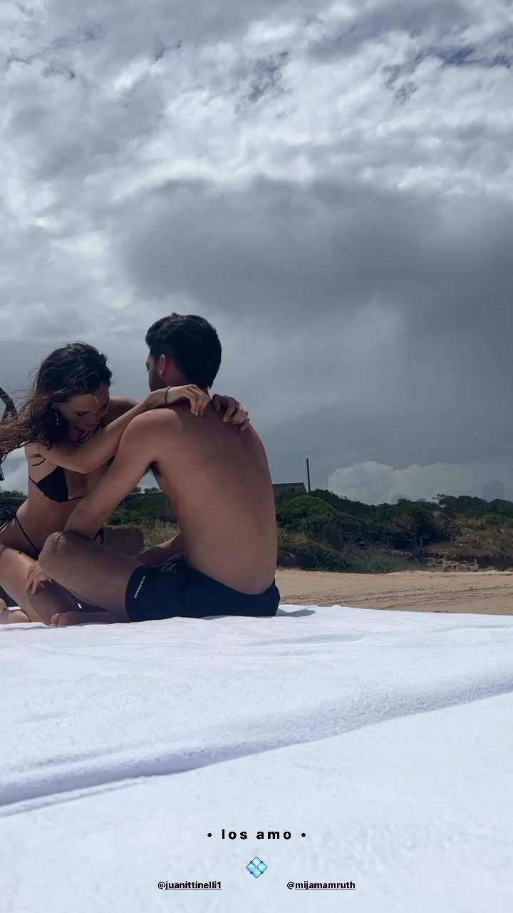 Fran Tinelli mostró un romántico video de su hermana Juanita y a su novio enamorados en la playa