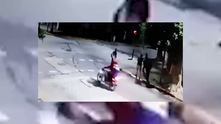 Un policía bonaerense hirió de un disparo a un 'motochorro' que intentó robarle en Avellaneda