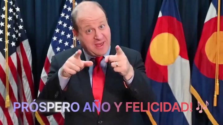 US governor's bizarre rendition of Feliz Navidad goes viral