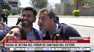 "Por lo menos respeten a ellos": Sergio Massa prefirió sacarse fotos antes que responder sobre el escándalo de Martín Insaurralde