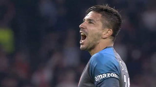 El gol de Gio Simeone en la goleada del Napoli al Ajax