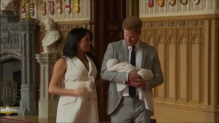 El príncipe Harry y Meghan Markle presentaron a su hijo - Fuente: Reuters