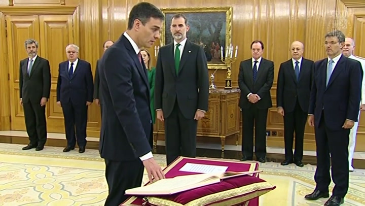 Pedro Sánchez asume como nuevo presidente del gobierno español - Fuente: AFP