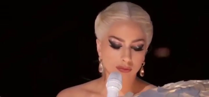 Lady Gaga hace llorar al mundo con su performance en los Grammys 2018