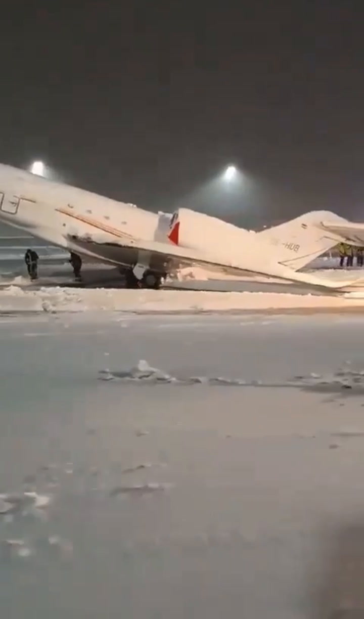 El aeropuerto de Múnich se cubrió de nieve