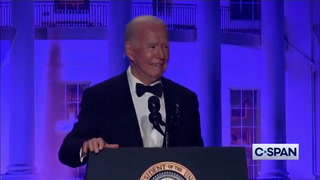 Biden jabs back at jokes about his age during White House dinner