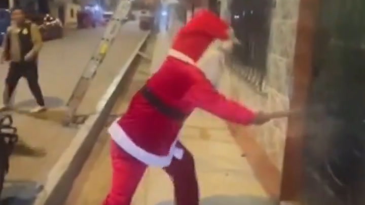 Police in Peru dress up as Santa for festive drugs bust