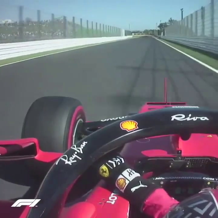 La peligrosa maniobra de Charles Leclerc con una sola mano en una curva de Suzuka - Fuente: F1