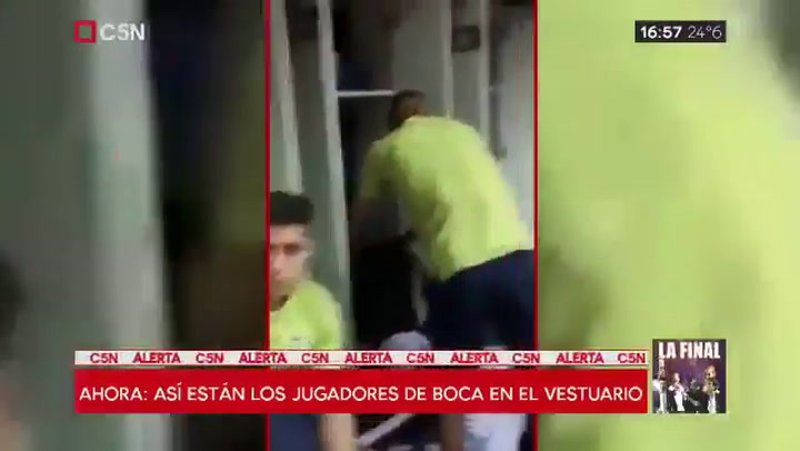 Así están los jugadores de Boca desde el vestuario luego de los incidentes - Fuente: C5N