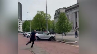 Convicted drug dealer sprints away from journalist outside court 