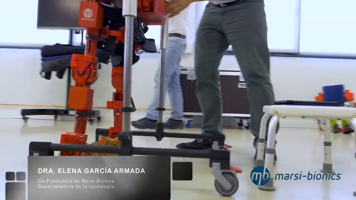 Presentan el primer exoesqueleto robótico adaptable del mundo para niños