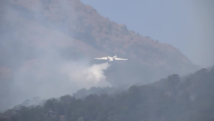 Helicopters tackle Turkish wildfires